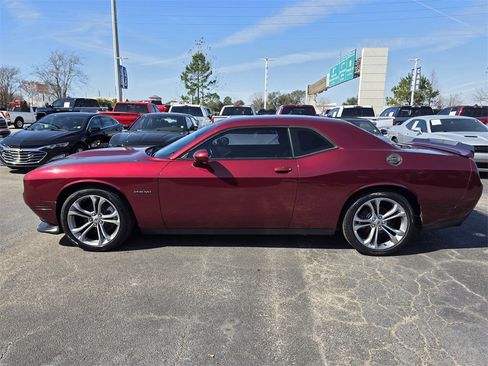 Used 2021 Dodge Challenger R/T image 7