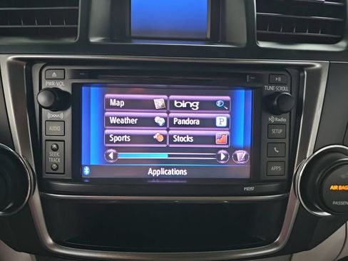 Used 2013 Toyota Highlander 4WD Hybrid image 26