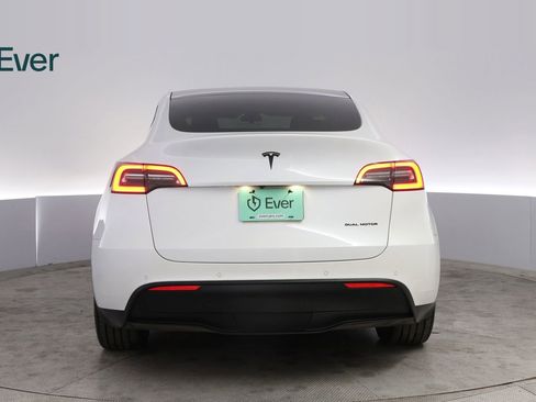 Used 2021 Tesla Model Y Long Range AWD/4WD image 15