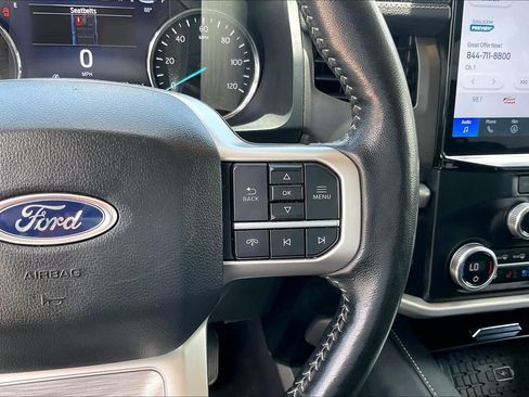 Used 2024 Ford Expedition XLT RWD image 23