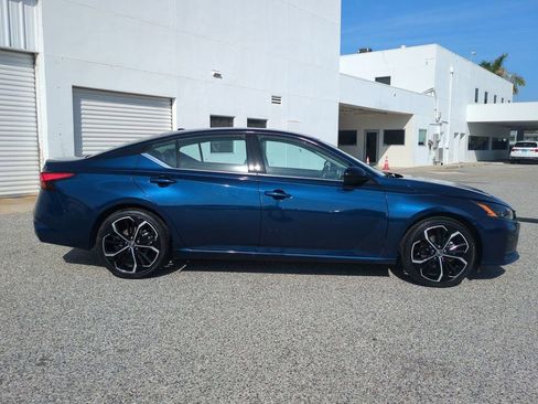 Certified 2023 Nissan Altima 2.5 SR image 4