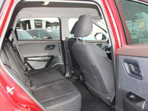 Used 2023 Nissan Rogue S image 13