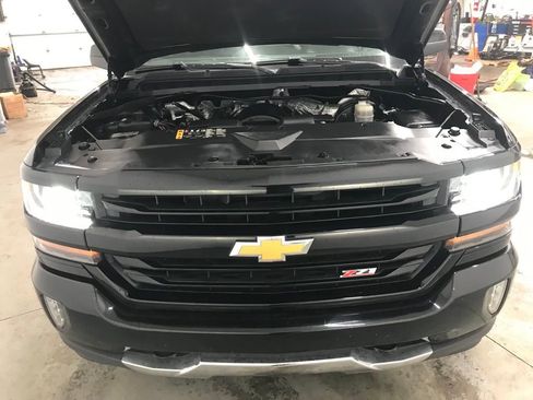 Used 2018 Chevrolet Silverado 1500 LT w/ All Star Edition image 40