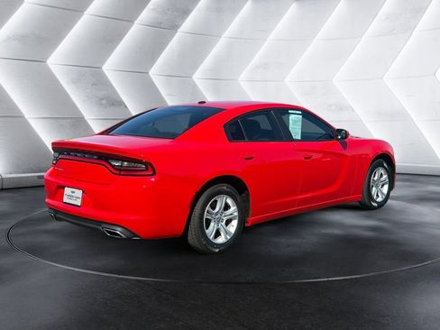 Used 2022 Dodge Charger SXT RWD image 5