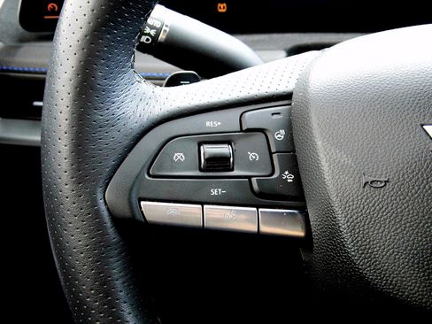 Used 2024 Cadillac XT4 Sport image 13