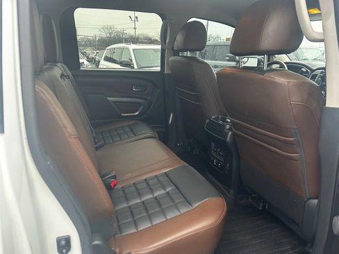Used 2019 Nissan Titan Platinum Reserve image 15
