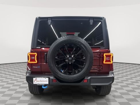 Used 2022 Jeep Wrangler Unlimited Sahara w/ Cold Weather Group image 4