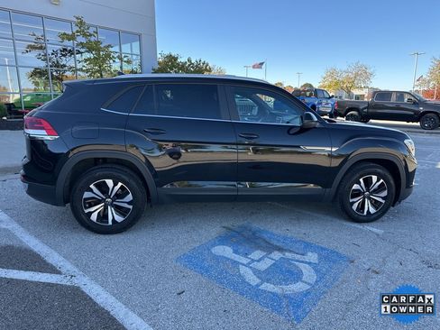 Used 2024 Volkswagen Atlas Cross Sport SE image 34