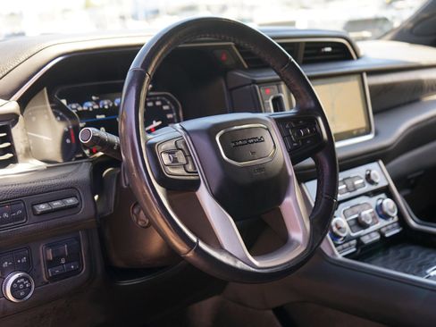Used 2021 GMC Yukon Denali w/ Denali Ultimate Package AWD/4WD image 13