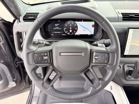 Used 2025 Land Rover Defender 110 V8 AWD/4WD image 10