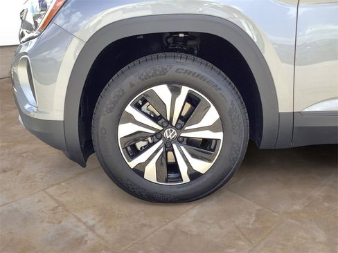 New 2026 Volkswagen Atlas SE image 10