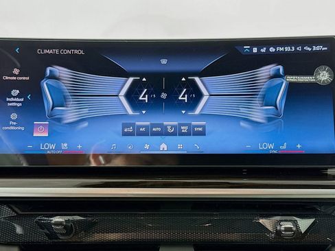 New 2026 BMW X5 sDrive40i w/ Climate Comfort Package image 16