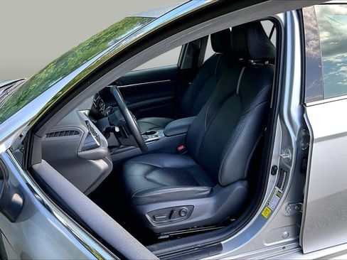 Used 2024 Toyota Camry XSE FWD image 9