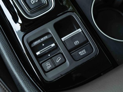 Used 2024 Honda Pilot Elite image 28