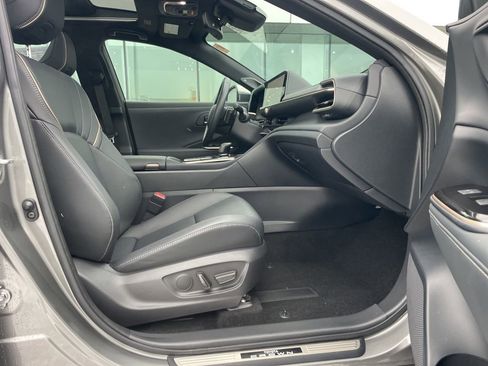 Used 2025 Toyota Crown Platinum image 16