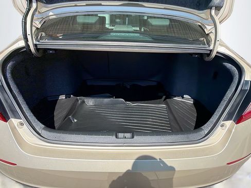 Used 2018 Honda Accord EX image 26