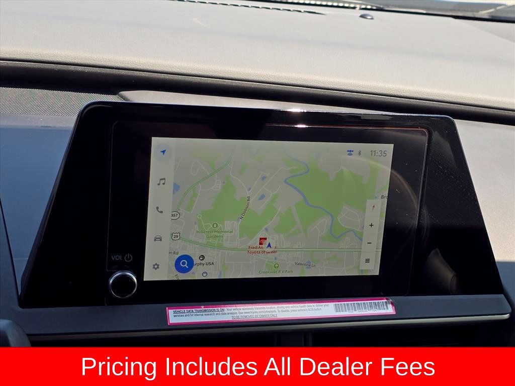 Used 2024 Toyota Prius XLE FWD image 18