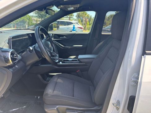 Used 2025 Chevrolet Equinox LT FWD image 29