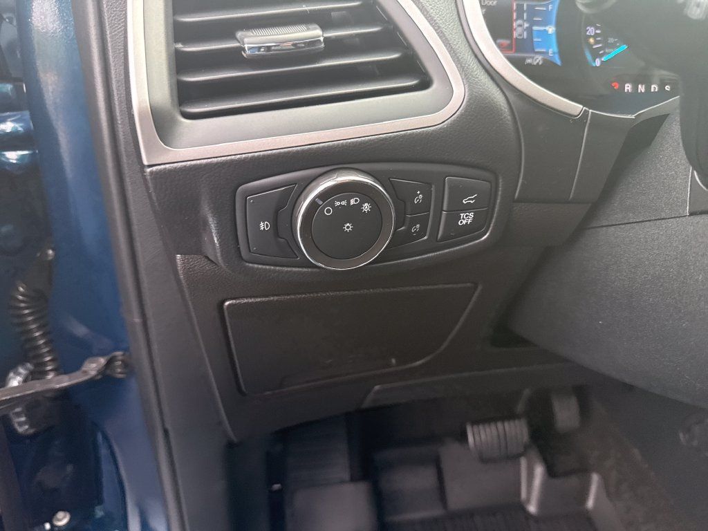 Used 2020 Ford Edge SEL w/ Convenience Package AWD/4WD image 15