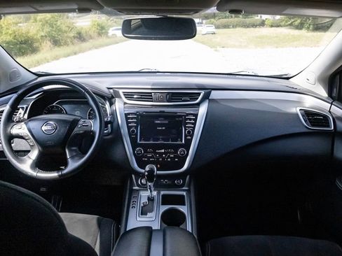 Used 2019 Nissan Murano SV w/ Premium Package image 2