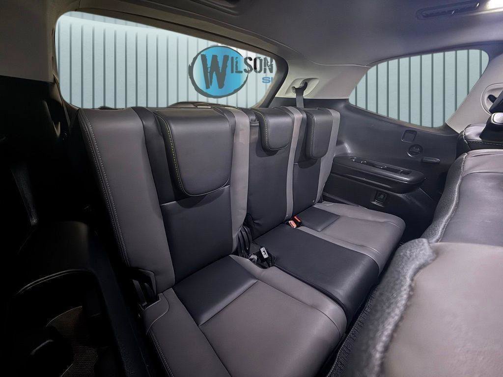 Used 2023 Subaru Ascent Onyx Edition AWD/4WD image 8