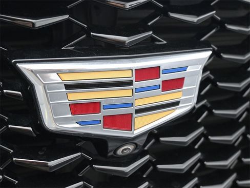 Certified 2022 Cadillac XT4 Sport w/ Enhanced Visibility Package image 19