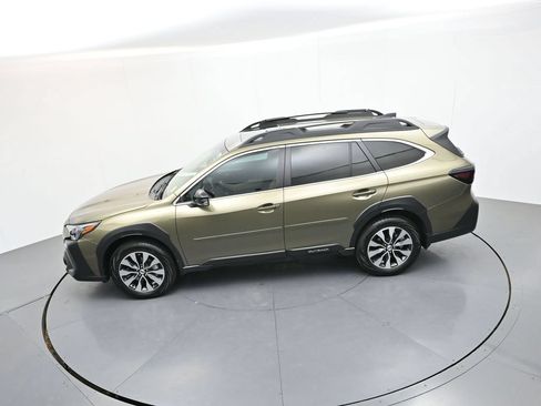 Used 2025 Subaru Outback Limited AWD/4WD image 25