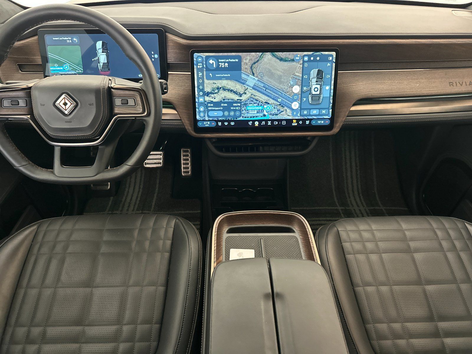 Used 2025 Rivian R1S Premium Dual AWD/4WD image 13