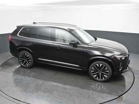New 2026 Volvo XC90 B6 Plus w/ Protection Package image 32
