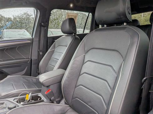 Used 2022 Volkswagen Tiguan SEL R-Line image 15