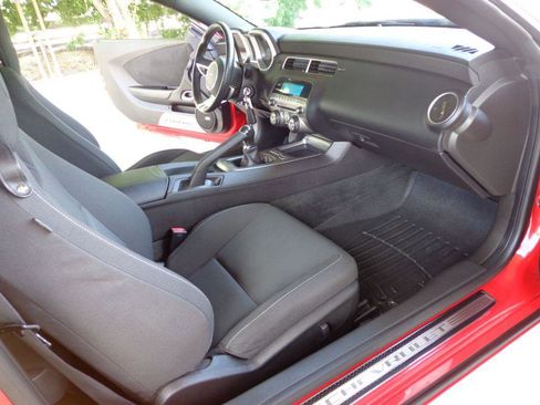 Used 2011 Chevrolet Camaro SS RWD image 17