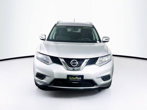 Used 2016 Nissan Rogue SV image 2