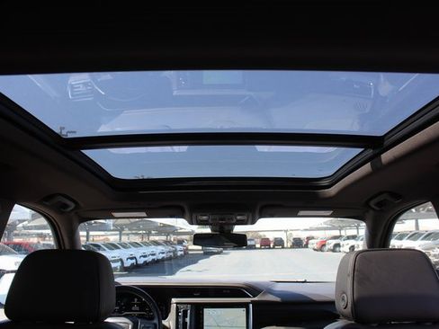 Used 2022 GMC Yukon Denali image 21