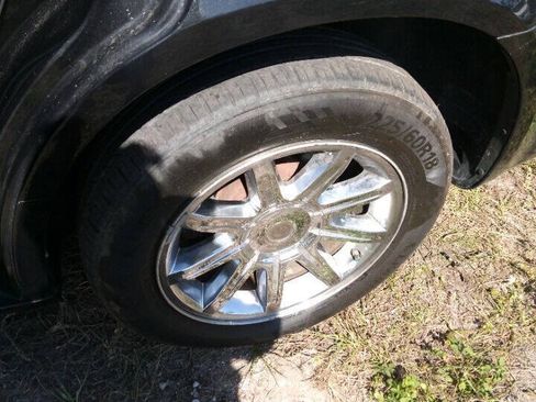 Used 2006 Chrysler 300 Touring RWD image 16