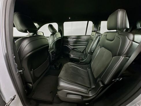 Used 2022 Jeep Grand Cherokee L Altitude image 27