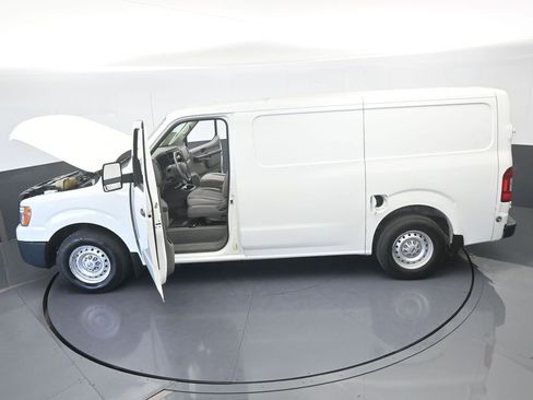 Used 2020 Nissan NV 1500 S image 61