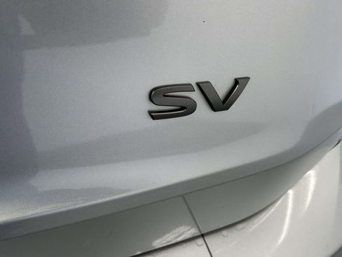 Used 2024 Nissan Rogue SV FWD image 11