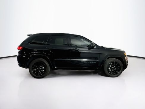 Used 2019 Jeep Grand Cherokee Altitude RWD image 10