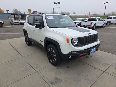 Used 2023 Jeep Renegade Trailhawk image 7