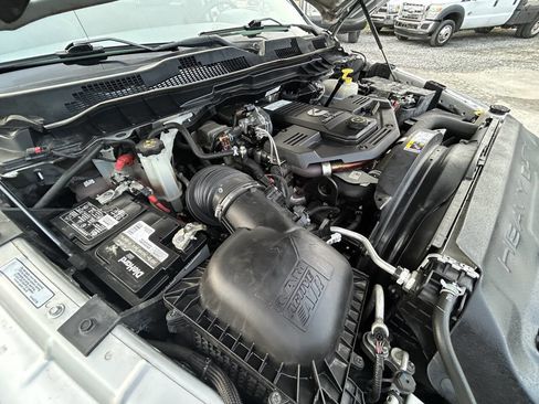 Used 2018 RAM 3500 Tradesman w/ Chrome Appearance Group image 21