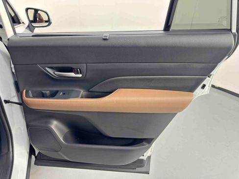 Used 2025 Toyota Grand Highlander AWD Hybrid image 48