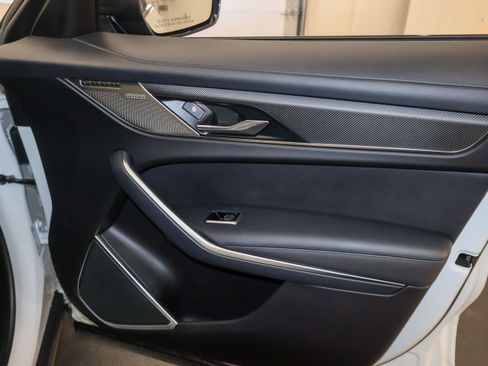 Used 2021 Jaguar F-PACE SVR image 53