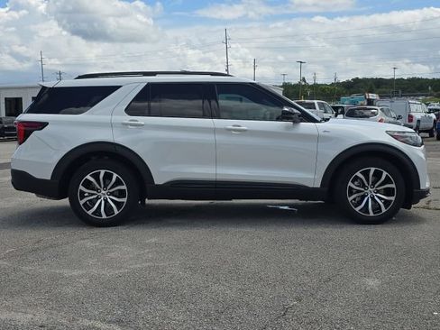 Used 2026 Ford Explorer ST-Line RWD image 6