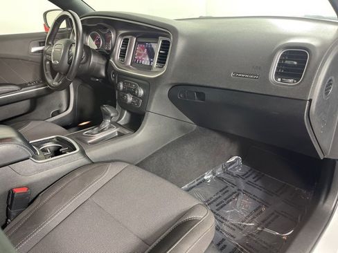 Used 2022 Dodge Charger SXT image 31