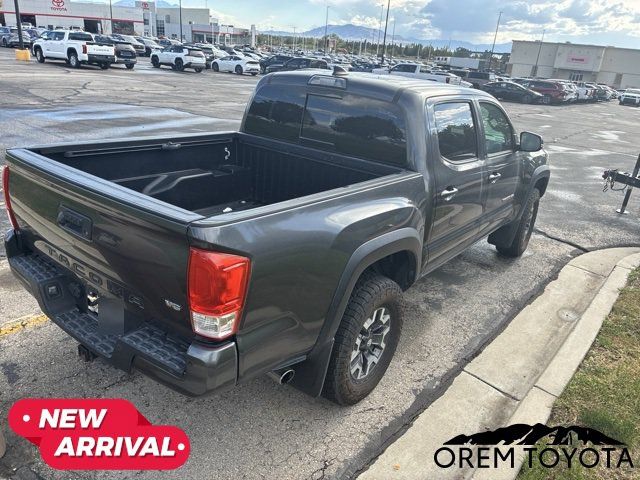 Used 2019 Toyota Tacoma TRD Off-Road w/ Technology Package AWD/4WD image 18