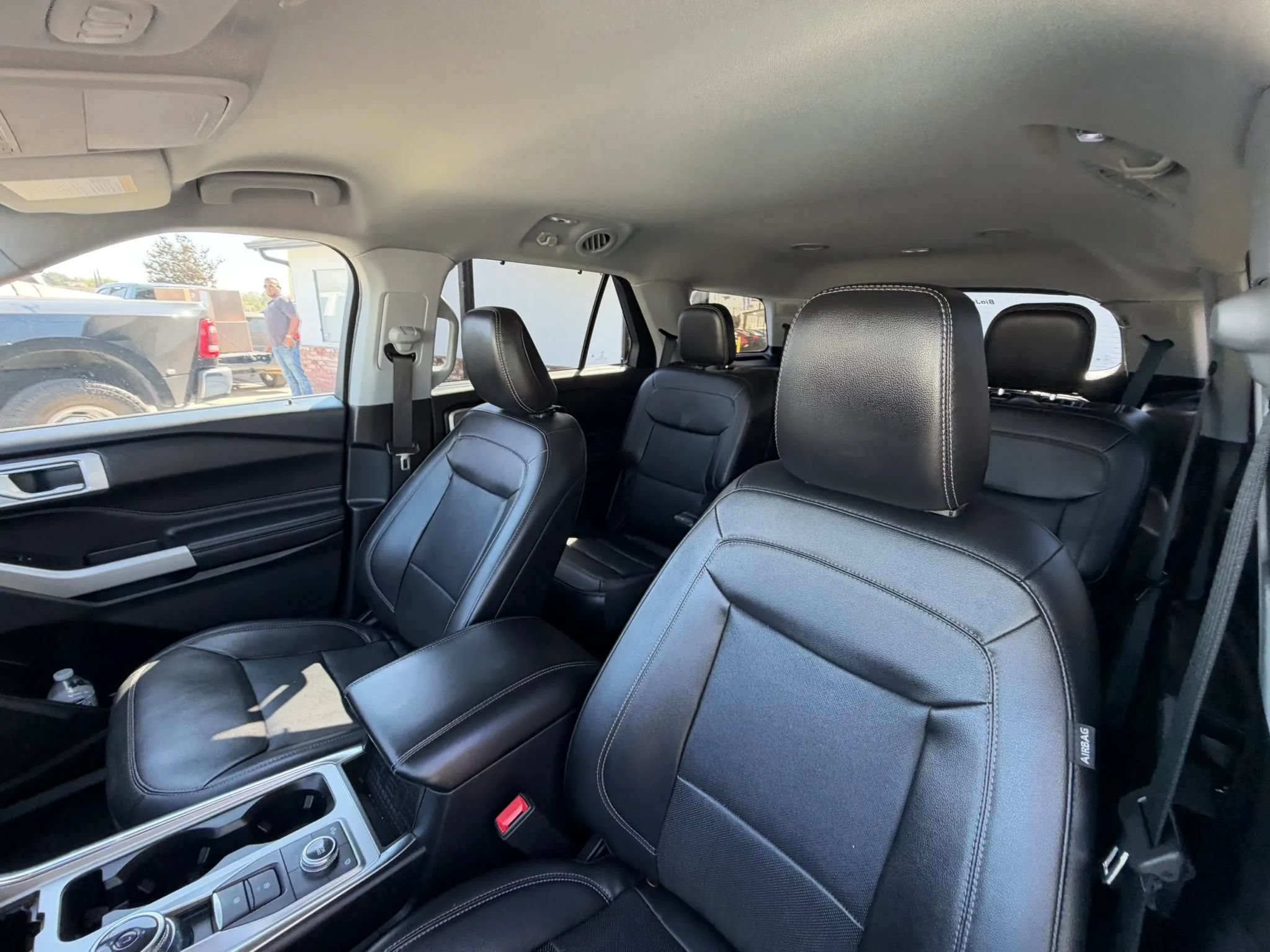 Used 2022 Ford Explorer Limited w/ Equipment Group 301A AWD/4WD image 38