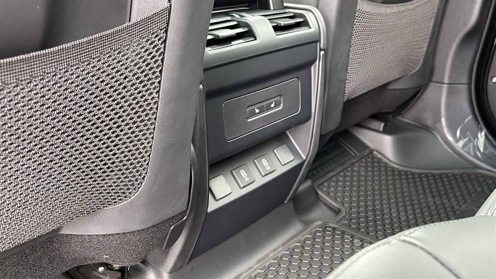 New 2026 Land Rover Defender 110 S AWD/4WD image 24