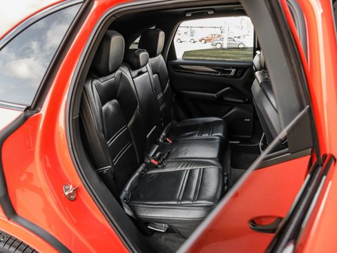 Used 2021 Porsche Cayenne image 37