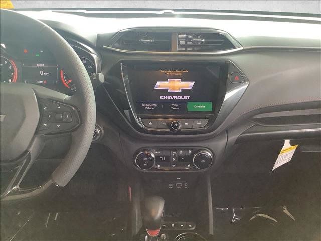Used 2023 Chevrolet TrailBlazer RS w/ Technology Package FWD image 17