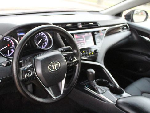 Used 2019 Toyota Camry LE FWD image 21